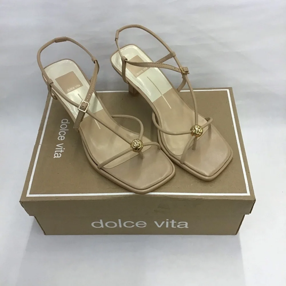 New dolce vita women’s nude kitten heals size 7 with adjustable ankle strap